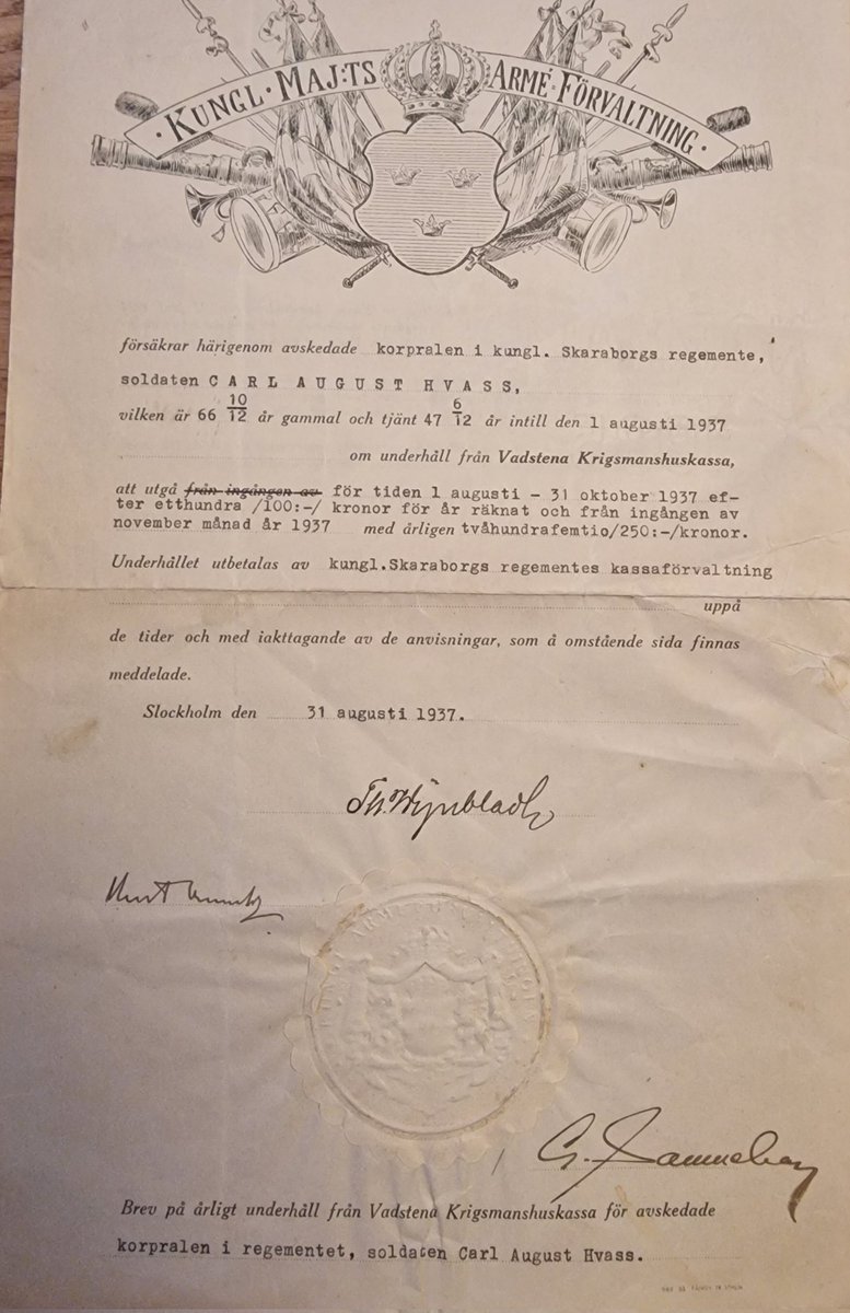 Andreas von der Heide (@avdelningh) on Twitter photo Även min svenska sida består av idel knektar. Morfars far till exempel stämplade in 47,5 år i tjänst vid Skaraborgs regemente och <a href="/Forsvarsmakten/">Försvarsmakten</a> när han pensionerades som korpral 31 augusti 1937. Även min svenska sida består av idel knektar. Morfars far till exempel stämplade in 47,5 år i tjänst vid Skaraborgs regemente och <a href="/Forsvarsmakten/">Försvarsmakten</a> när han pensionerades som korpral 31 augusti 1937.