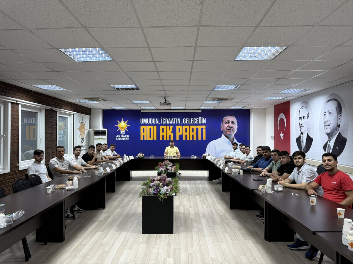 Teşkilatlanma birimimiz, Mahalle Başkanlarımız ile bir araya geldi.Programlarımızı ve üye çalışmalarımızı değerlendirdik, yeni hedeflerimizi belirledik.

 Aynı azim ve heyecanla sahadayız!