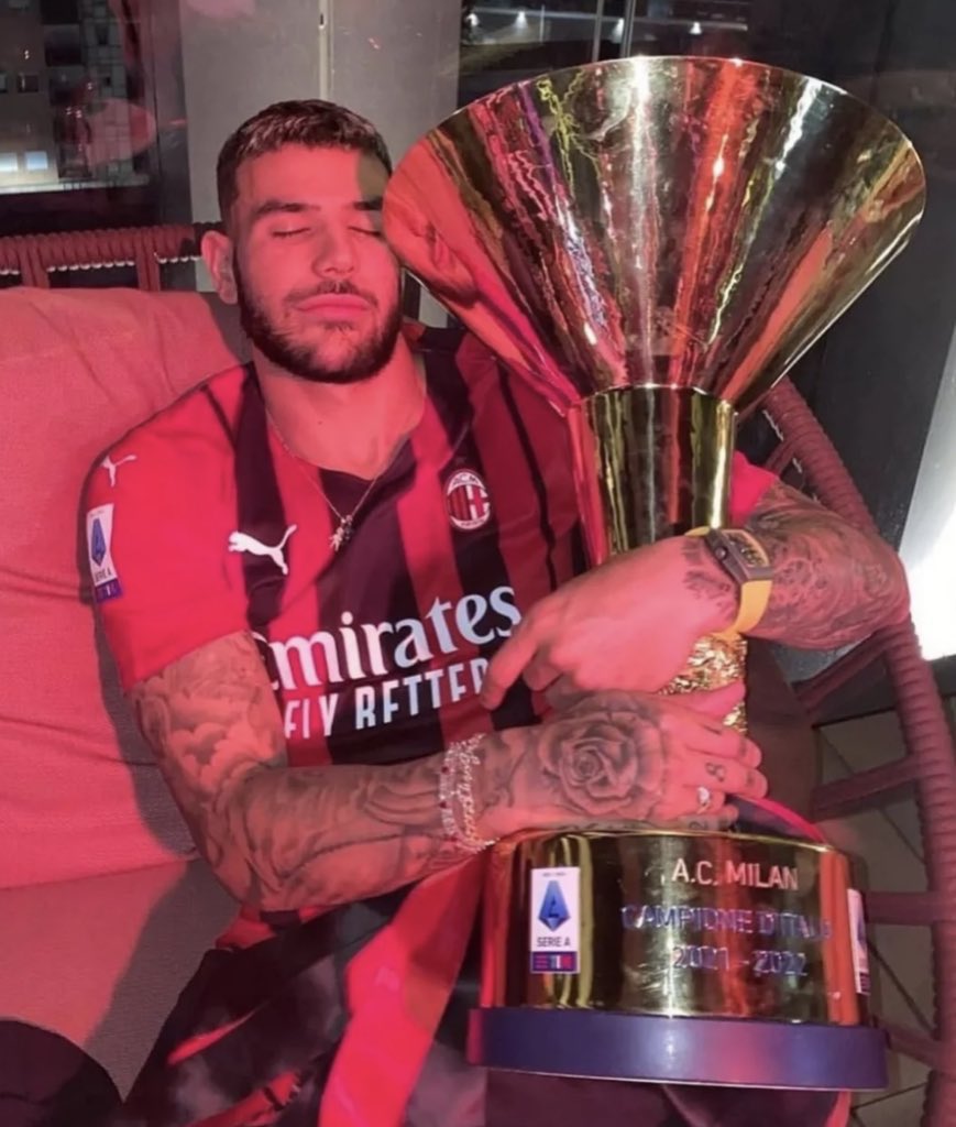 theMilanZone_'s tweet image. ✍🏻 Theo #Hernández ha appena firmato il contratto con l’#AlHilal. Triennale.

via @MatteMoretto