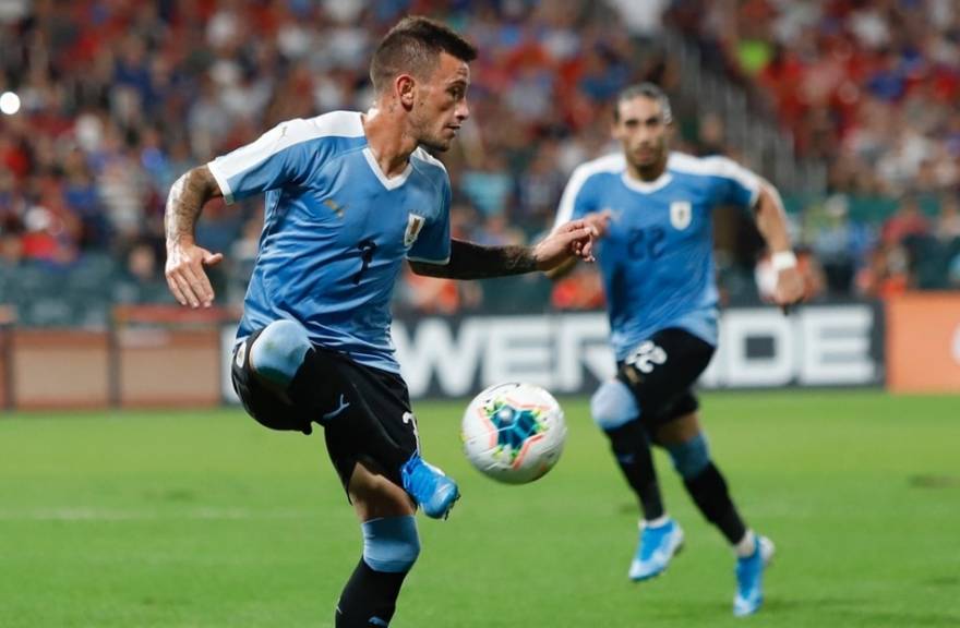 📌🇺🇾 | Mercado de pases

Brian Lozano tiene todo acordado para firmar con Defensor Sporting. Hace dos meses entrena en el violeta y esta semana se sellaría su vínculo hasta diciembre de 2026.

🟣 La idea es que comience la pretemporada la próxima semana como jugador con contrato.