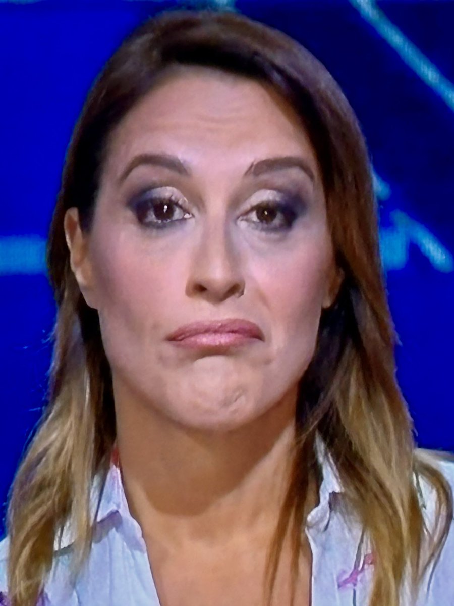 È arrivata la #Carollo 😂 
#ZonaBianca #Garlasco