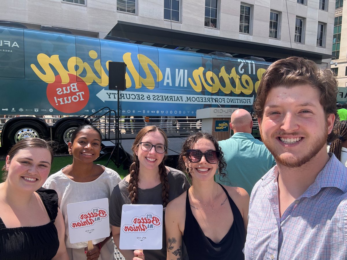 TTDAFLCIO's tweet image. Today, unions across many trades and industries gathered to kick off the @AFLCIO's #ItsBetterInAUnion Bus Tour. Now is the time to organize and fight so Americans can have the economic freedom, fairness and security they deserve.