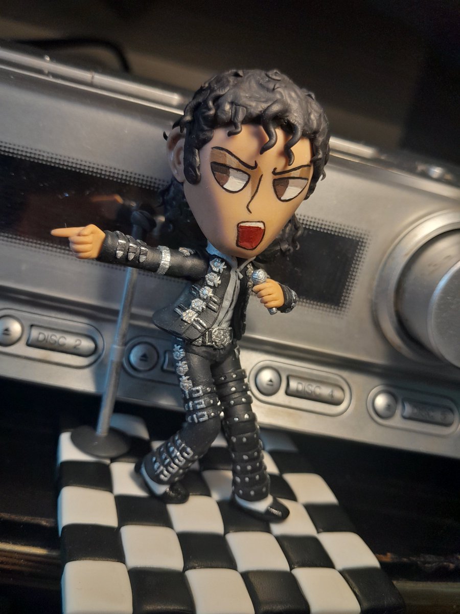TF2coolgamegg's tweet photo. Michael Jackson craft figurine! https://t.co/Km4S9RroaI