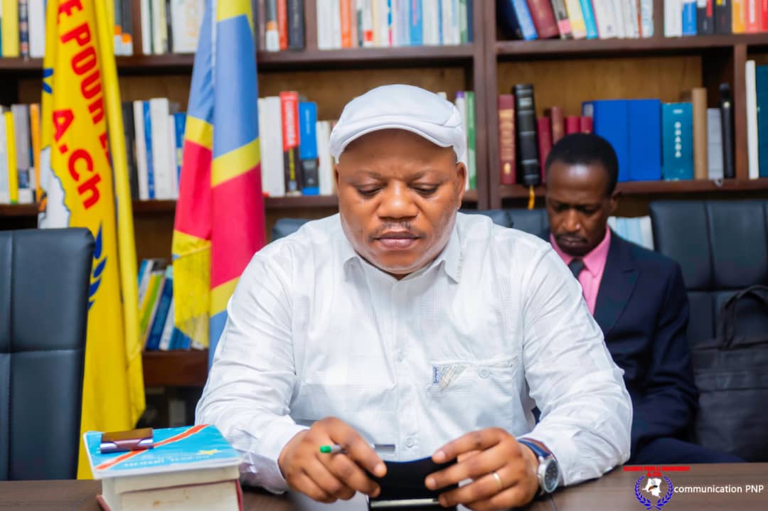 Jonathan Mulumba (@mulumbaj223) on Twitter photo đšRDC:
Le PrĂ©sident Jean-Marc KABUND A KABUND a reçu ce 9 juillet une dĂ©lĂ©gation de la CENCO et de lâECC, venue partager lâinitiative sur le pacte social et le vivre-ensemble pour la paix.
Cellcom Abeilles Numériques
<a href="/ngalulajenny81/">Jenny Ngalula</a> <a href="/kabund_jmkkrock/">Jean Marc KABUND-A-KABUND</a> <a href="/JohnnyKanzenga/">Kanzenga Johnny</a> <a href="/YvesBuya1/">Yves Buya</a> đšRDC:
Le PrĂ©sident Jean-Marc KABUND A KABUND a reçu ce 9 juillet une dĂ©lĂ©gation de la CENCO et de lâECC, venue partager lâinitiative sur le pacte social et le vivre-ensemble pour la paix.
Cellcom Abeilles Numériques
<a href="/ngalulajenny81/">Jenny Ngalula</a> <a href="/kabund_jmkkrock/">Jean Marc KABUND-A-KABUND</a> <a href="/JohnnyKanzenga/">Kanzenga Johnny</a> <a href="/YvesBuya1/">Yves Buya</a>