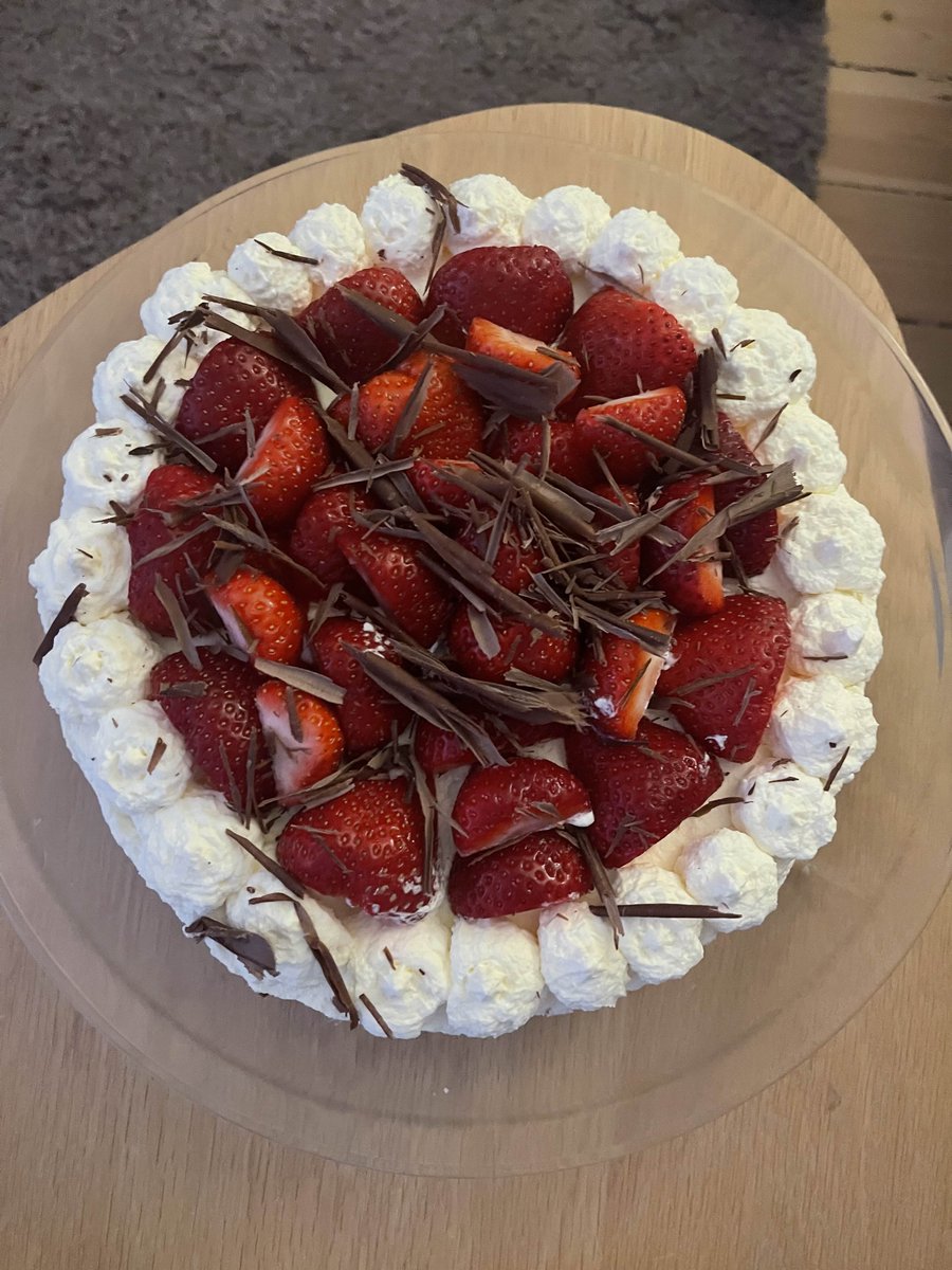 INTBaul's tweet image. Girlfriend making my favourite food and cake all from scratch...She needs a nerf asap