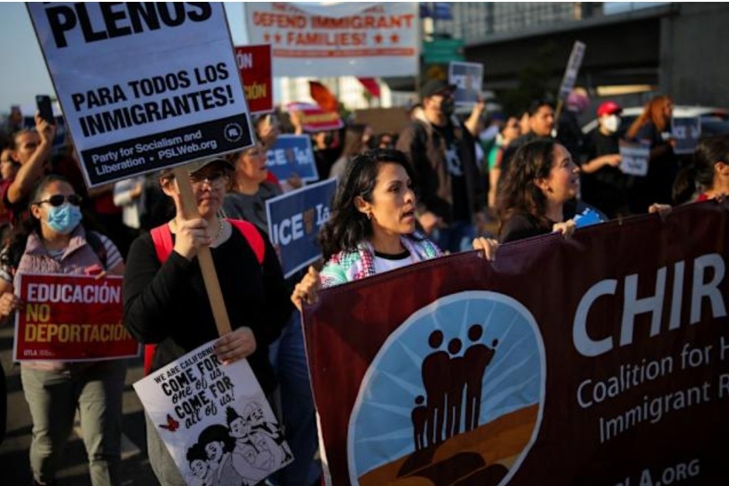🚨BREAKING: Trump claims left-wing groups fund attacks on ICE/CBP agents, with FBI’s Kash Patel probing $34M in grants to groups like CHIRLA, some tied to CCP networks. DHS reports a 500% surge in ICE attacks since 2024. Time to follow the money!