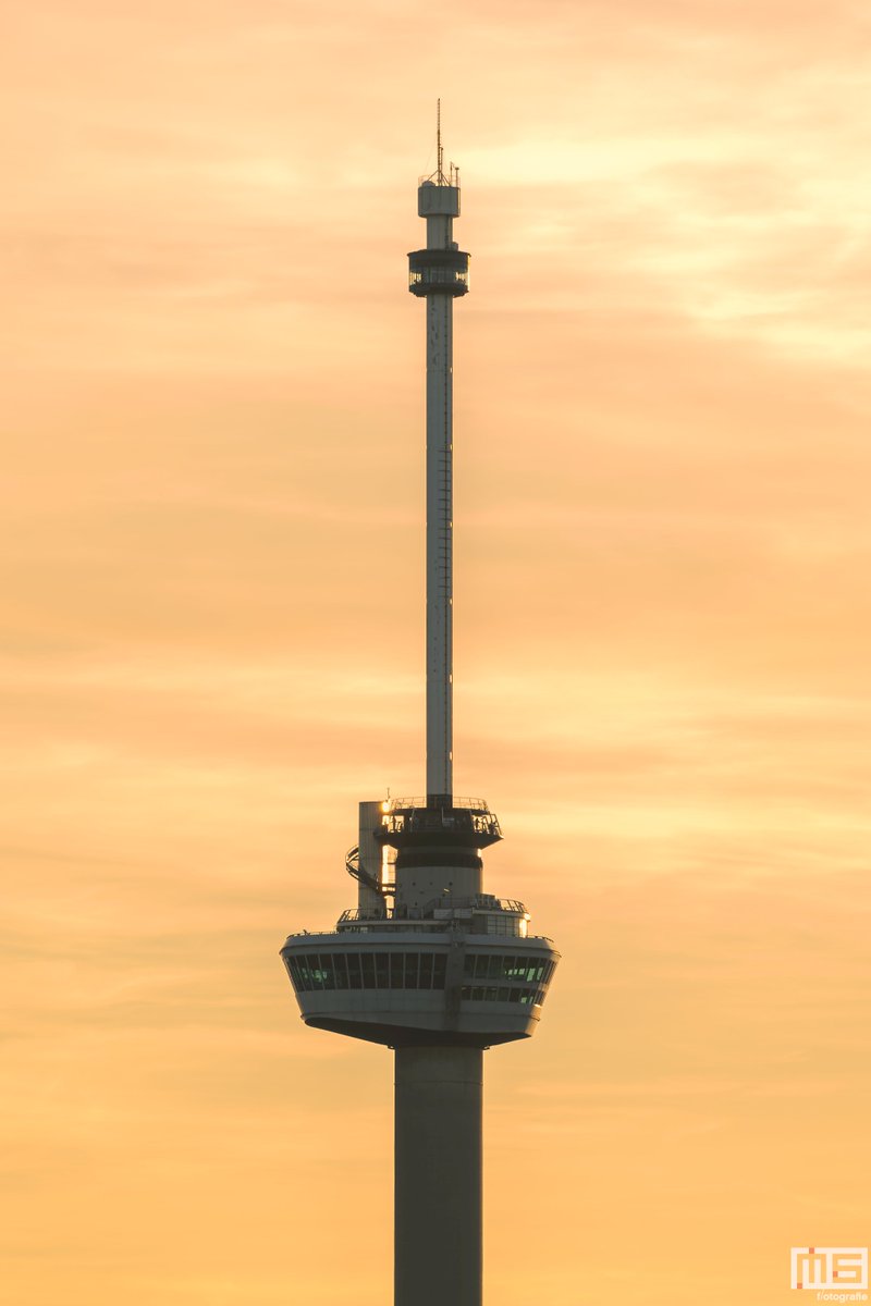 De uitgeklede Euromast in Rotterdam tijdens de zonsondergang vanavond zonder Rabobank reclame

#architecture #rotterdam #fotograaf #photographer #skyline #cityscape #sunset #nightphotography #nightphoto #rabobank #harbour #euromast

Meer op: ms-fotografie.nl