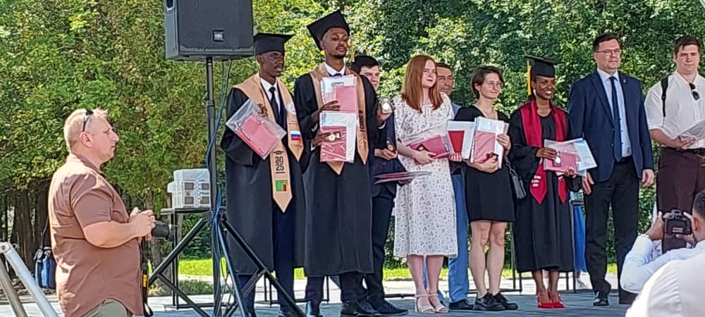 #Kwibohora31 II The 4th July Liberation Week celebrations in #Moscow come to an end with Graduation of 42 #Rwandan Students from Historical and Globally recognised Research Universities in Russia. The Embassy joined the families to congratulate the graduating students.