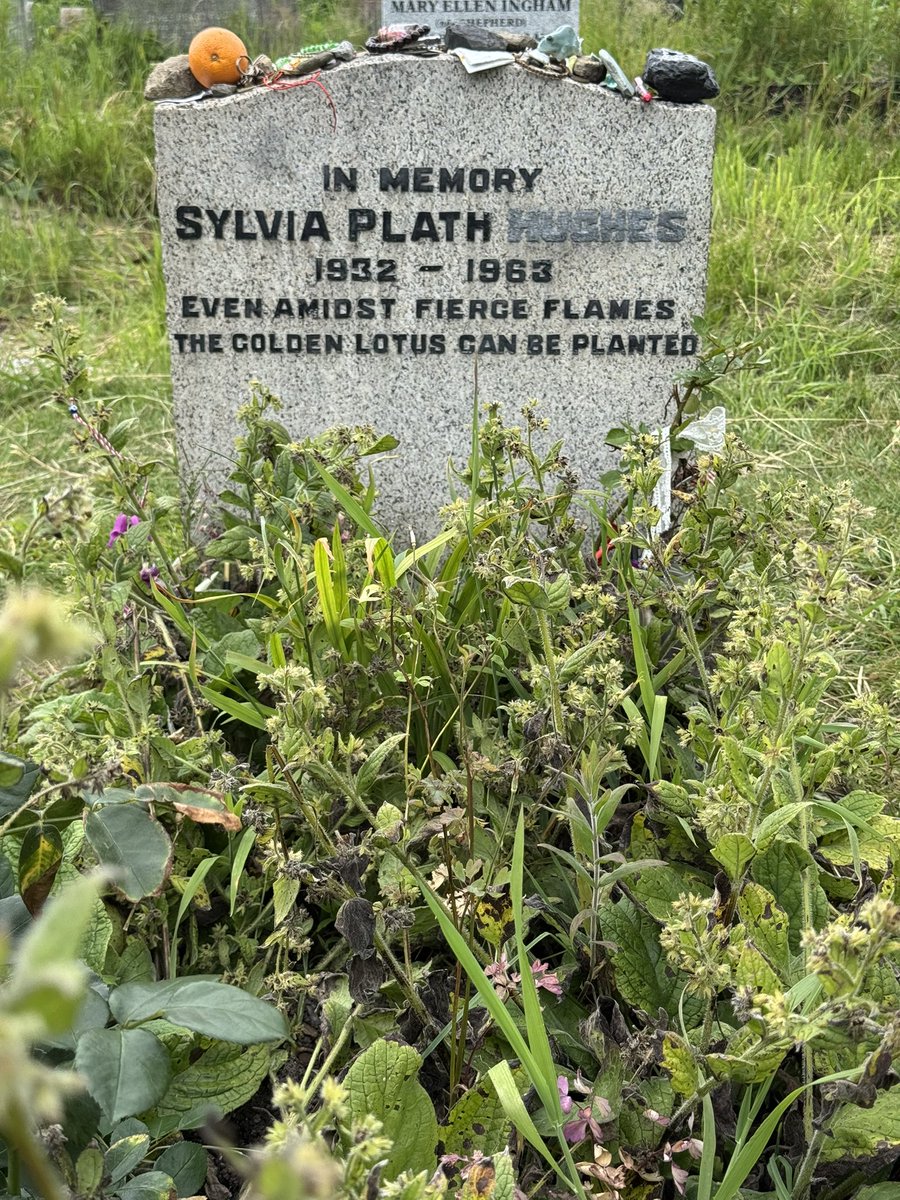 I’m in England for less than 48 hours but I had to come up to Yorkshire to pay my respects. ❤️