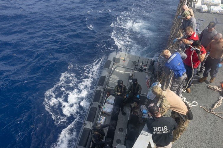 RealNCIS's tweet image. In support of @USNorthernCmd’s southern border mission, #NCIS Special Agents deployed aboard guided-missile destroyers USS Gravely, USS Stockdale & USS Cole—providing law enforcement & counterintelligence capabilities at sea.
📰 ncis.navy.mil/Media/News/Art…
#MaritimeSecurity