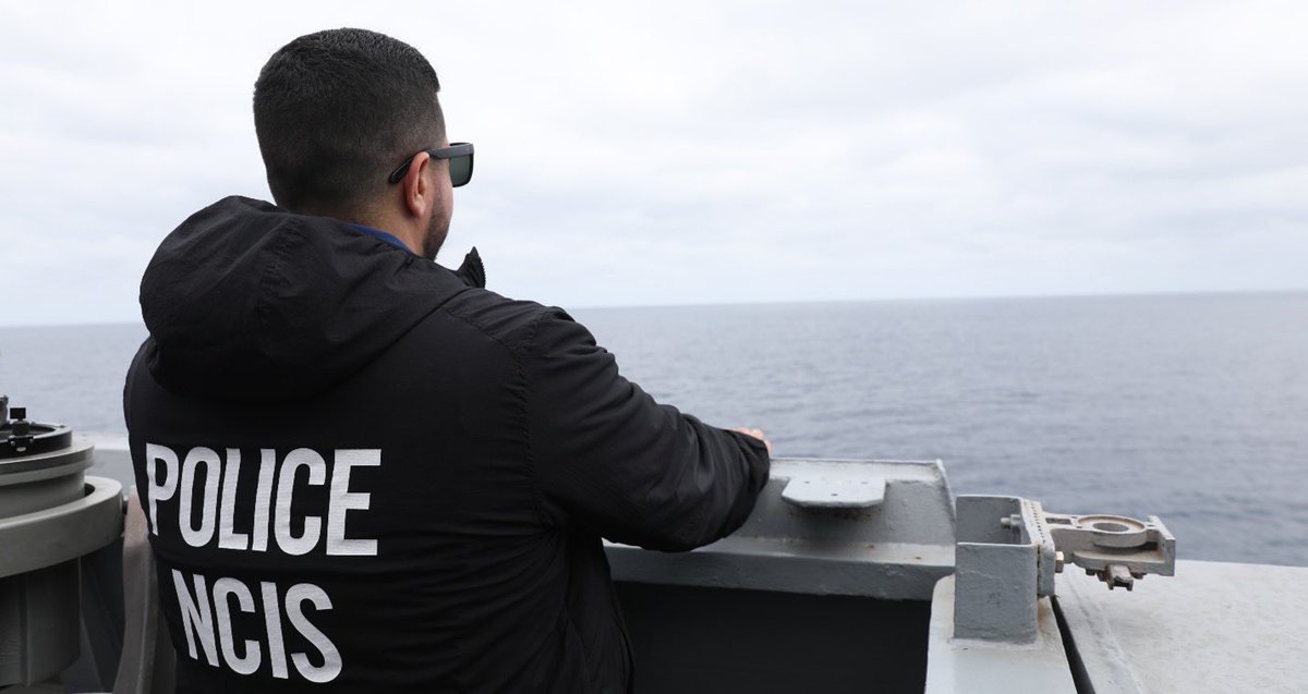 RealNCIS's tweet image. In support of @USNorthernCmd’s southern border mission, #NCIS Special Agents deployed aboard guided-missile destroyers USS Gravely, USS Stockdale & USS Cole—providing law enforcement & counterintelligence capabilities at sea.
📰 ncis.navy.mil/Media/News/Art…
#MaritimeSecurity