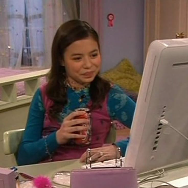 Moi devant tout les tweets concernant le PSG entrain de tout liker