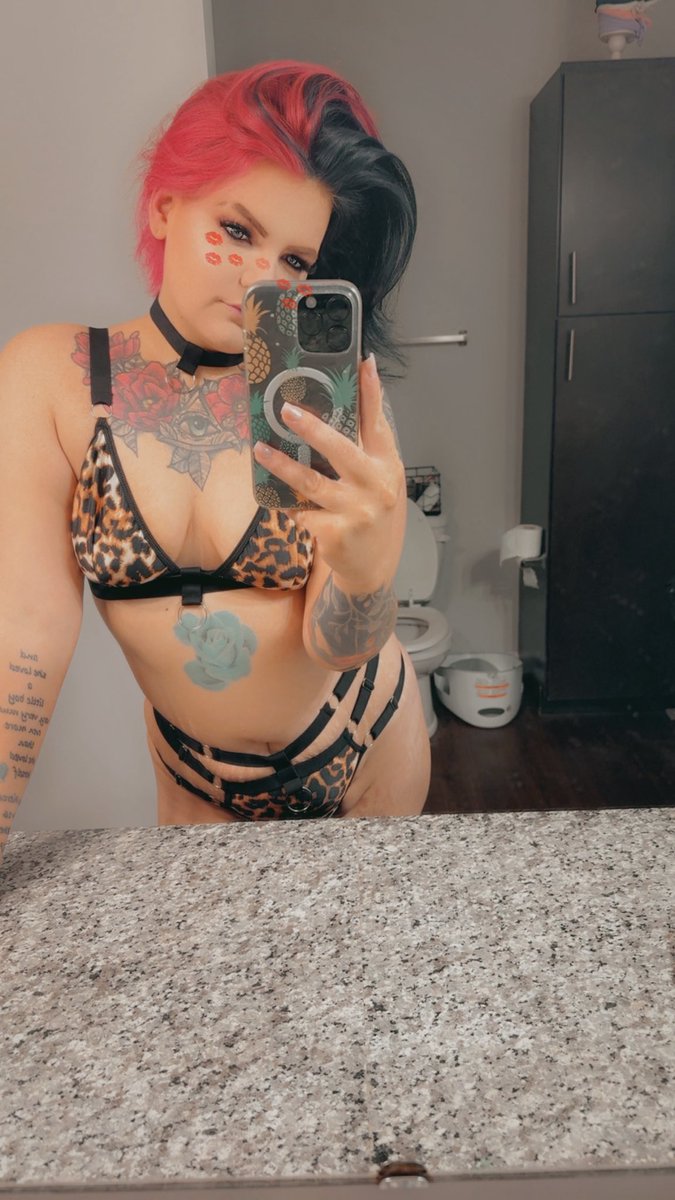 WildKinkyCouple's tweet photo. If I send you this snap, are you coming over?😈💋💦

https://t.co/ZvNXCogIzt https://t.co/BGM0EBnpM0
