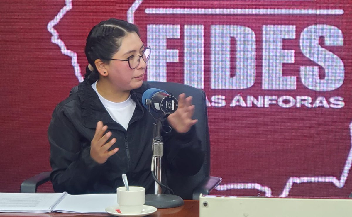 noticiasfides's tweet photo. 🗳️ #FidesEnLasÁnforas | #EleccionesGenerales2025 Eva Copa, candidata presidencial por Morena, propone una salud intercultural que articule saberes ancestrales y medicina moderna. Destacó el rol de las parteras como ejemplo de esa integración. https://t.co/Go9pEOtte1