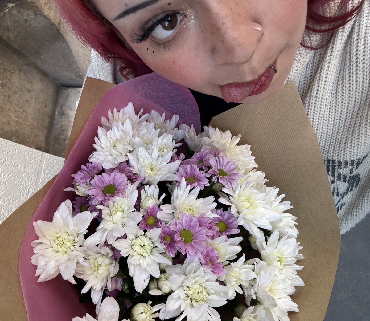 flower girl tweet media