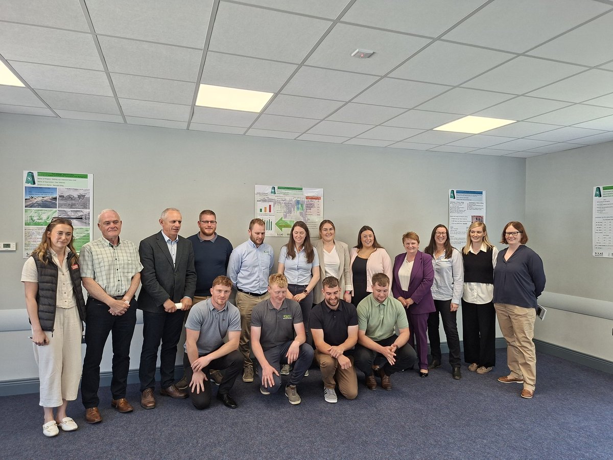 AliceDoyleIFA's tweet image. The future of farming is safe in the hands of these 7 graduates from the Farm Manager Apprenticeship who shared their presentation Boards with us today in Kildalton Agricultural College..
Very impressed