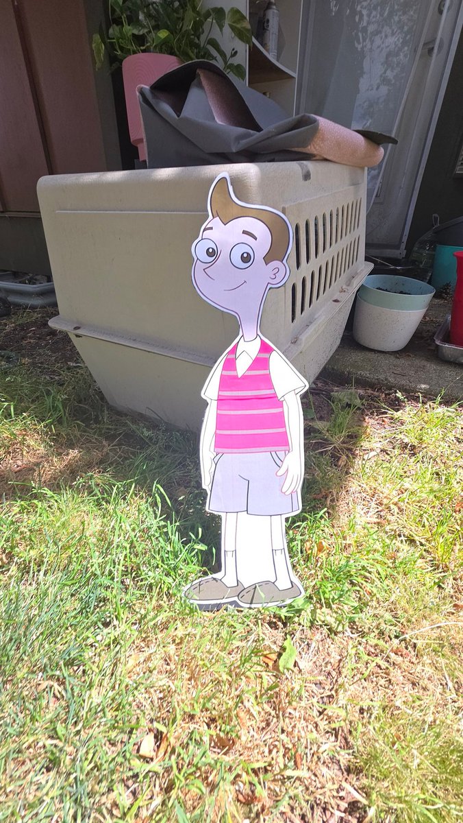 lilytoots's tweet image. I made him a standee