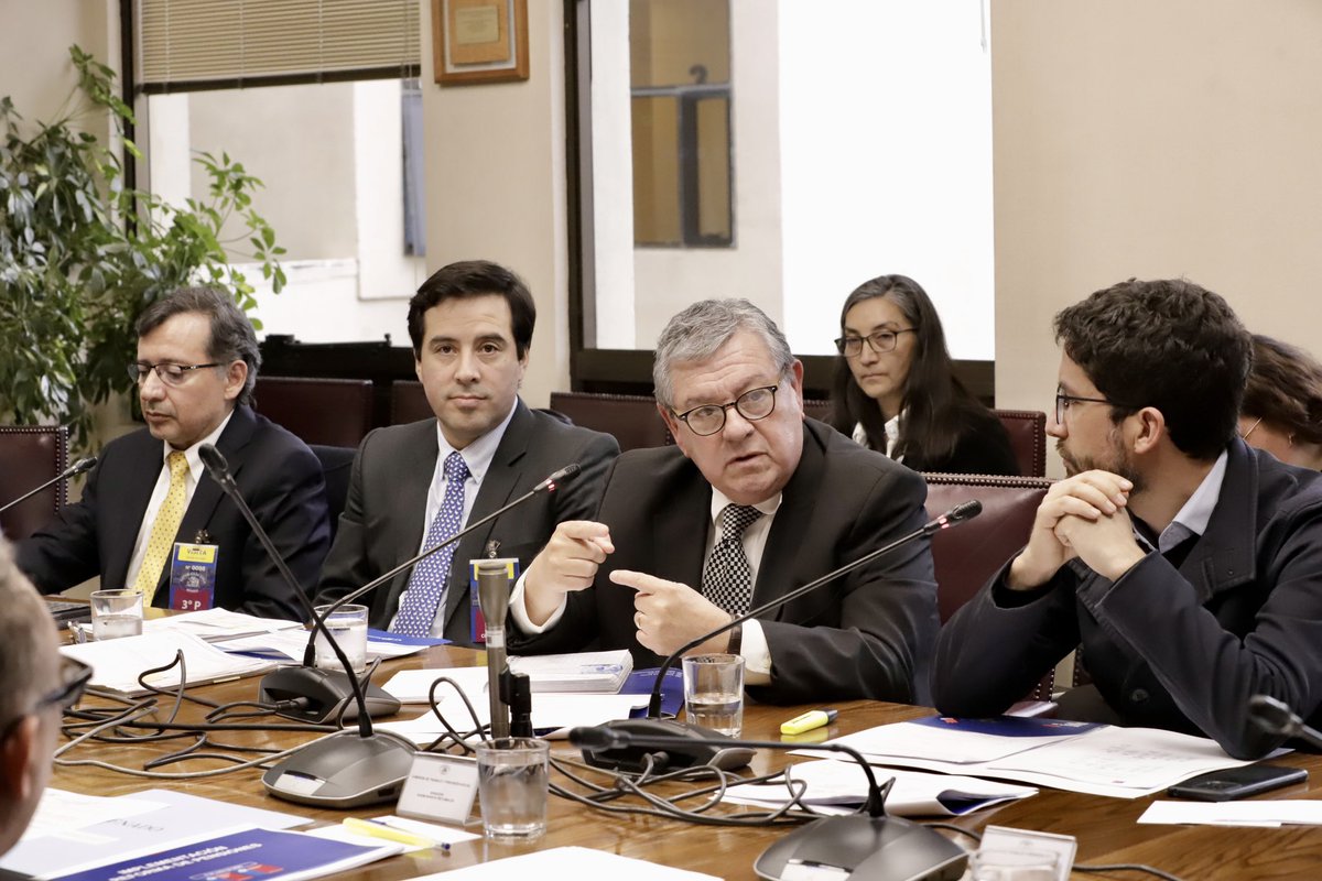 Hoy comenzó la tramitación del proyecto que regula el traspaso del Seguro de Invalidez y Sobrevivencia al Seguro Social Previsional, el componente de solidaridad del nuevo régimen, esto, en el marco de los tres meses que la ley nos señalaba. La Reforma de Pensiones avanza 💪🏽