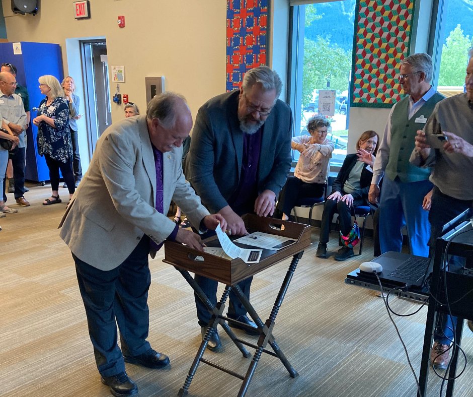 CanmoreLibrary's tweet photo. 🎉 A historic day at Canmore Public Library! On June 28, we celebrated our new Sister City relationship with Sedona, AZ—and officially became Sister Libraries! 📚🤝
📰 Read more about this milestone: https://t.co/jKfTPXpzz4
#SisterCities #LibrariesBuildCommunity https://t.co/834xRqgVUy