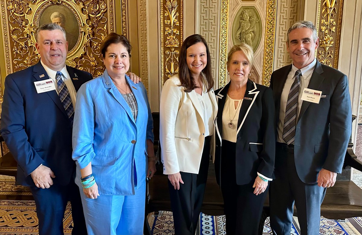 Thank you to <a href="/AshleyMoodyFL/">Ashley Moody</a> for taking time to meet with Stand With Parkland in DC. We're grateful for her focus on keeping students safe.