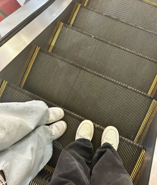 LeA_00567's tweet photo. #shopingmall #withbudy #enjoy😊 https://t.co/JC1xNxeZMq