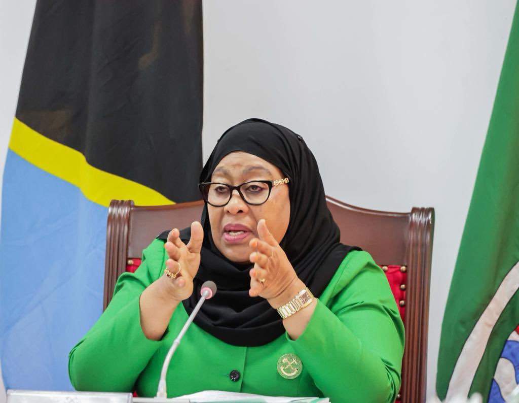 Mimi sio nabii wala mganga wa kienyeji. Vile nahisi itoshe tu kusema  Mwenyekiti atatushangaza wengi.  #OctoberTunatiki ✅🟢