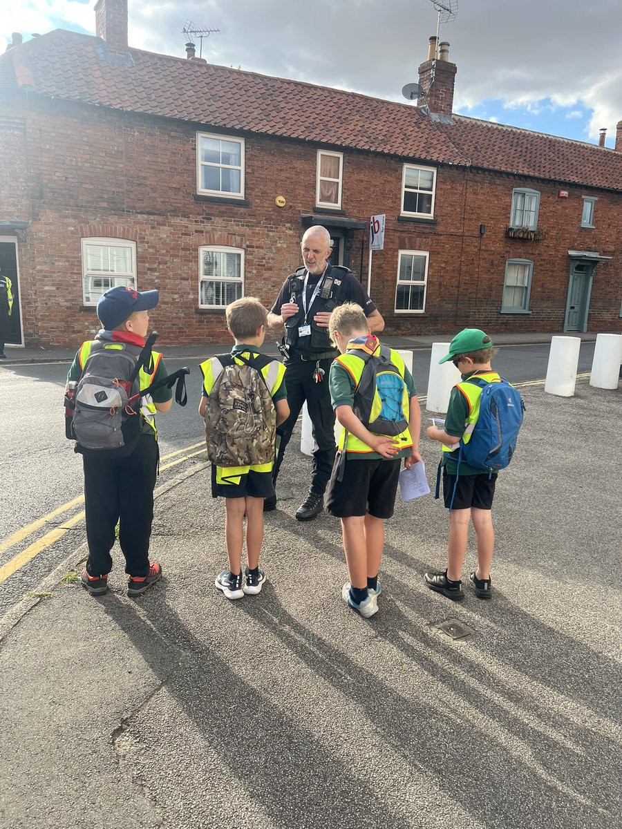 GorillaManFitn1's tweet image. Supported Collingham Beavers tonight on a hike with Rob and Newark Police: Rural Villages plus we met Colin the Crocodile 💪🐊 #ScoutingLife #NewarkRuralPolice #ScoutAdventures #ScoutHike #ScoutsUK