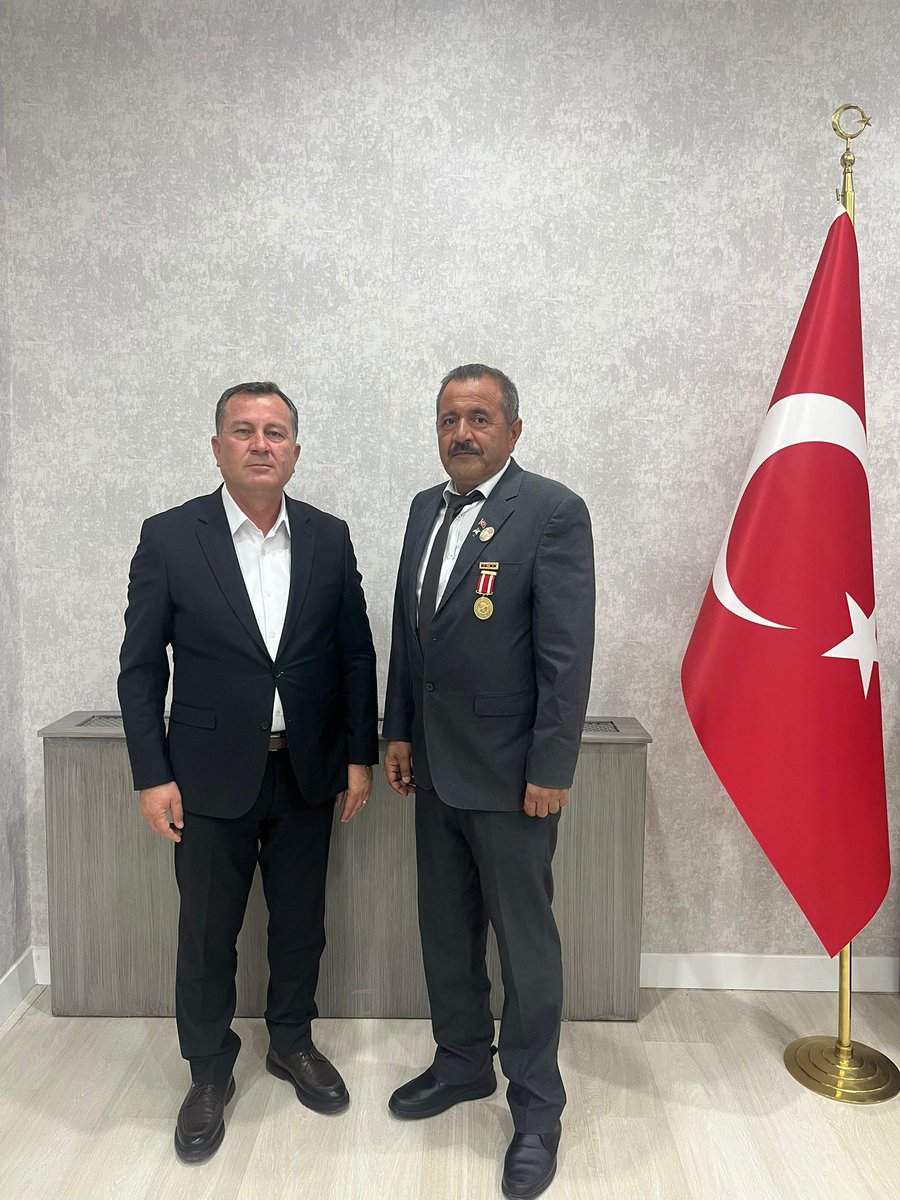 Bugün derneğimiz Gaziantep/Nizip temsilcimiz (Gazi) Ahmet Aslan Belediye Başkanı Ali Doğan'la çok verimli toplantı gerçekleştirmiştir. 

Sn. Başkanımıza ilgi, alaka ve içten kabulünden dolayı Şehit yakını ve Gazilerimiz adına teşekkür ederiz.

<a href="/alidogan0127/">Ali Doğan</a> <a href="/AhmetAslan55790/">Gazi Ahmet aslan</a>