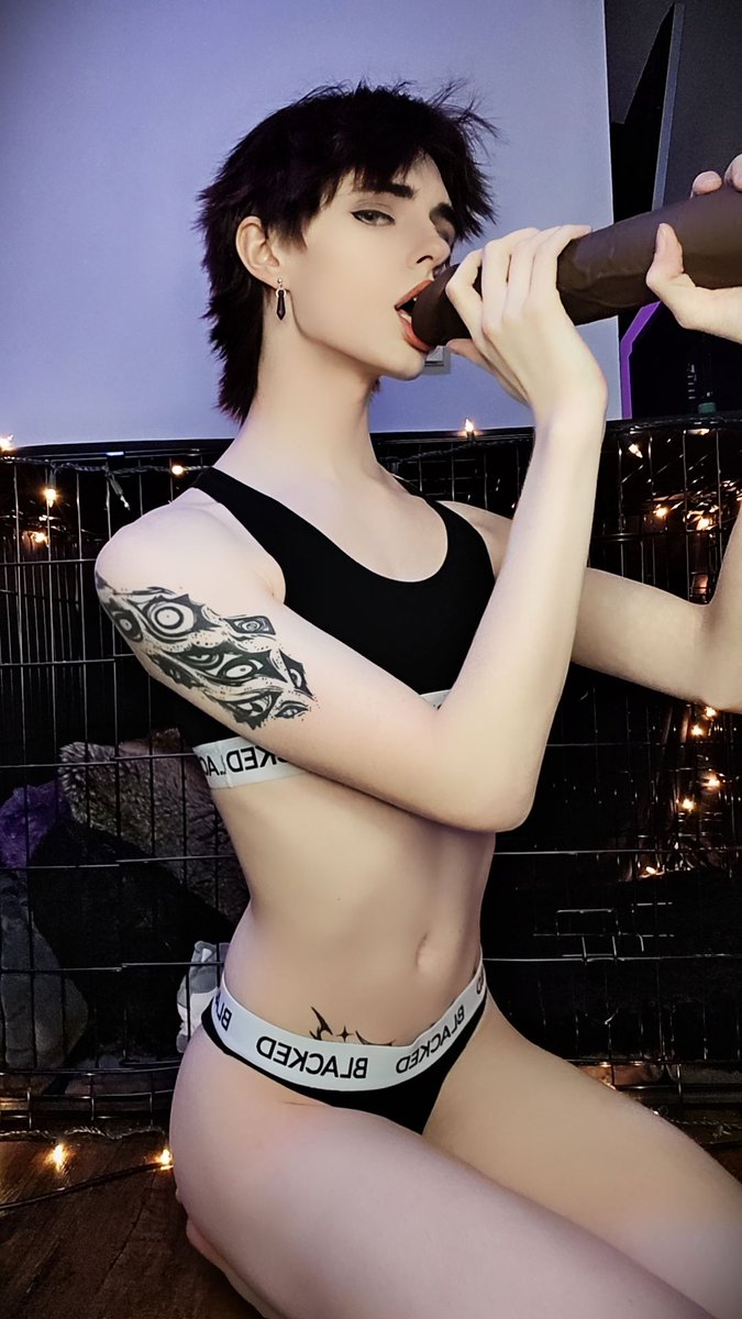 ♠️ The feeling of the tip pushing your lips open ✨✨✨