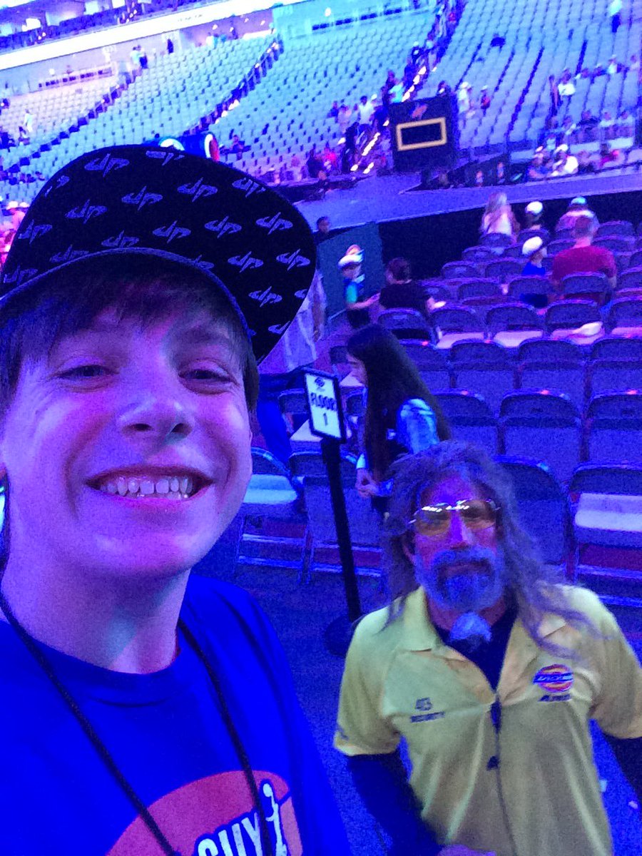 Donny Friederichsen (@dfriederichsen) on Twitter photo Will met a really cool (SuperCool) security guy named “Darryl” at the <a href="/DudePerfect/">Dude Perfect</a> #dudeperfecttour Will met a really cool (SuperCool) security guy named “Darryl” at the <a href="/DudePerfect/">Dude Perfect</a> #dudeperfecttour