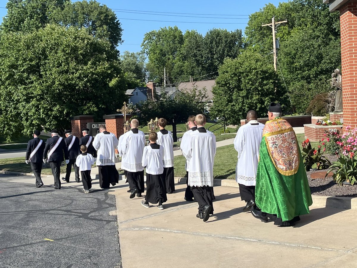 QCSGill's tweet photo. Hot day but beautiful to come together as a Quincy family Commemorating the death of Venerable Father Augustus Tolton. https://t.co/uqQ1ca1FWB