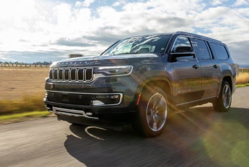 Todo puede esperar excepto manejar el <a href="/JeepMx/">Jeep México</a> Wagoneer L