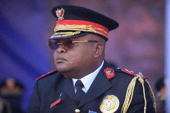 #RDC : Un coup d’État militaire a été déjoué par le Conseil national de sécurité (CNS). À la manœuvre : le Général Christian Tshiwewe, ancien chef d’état-major général des #FARDC. Sa résidence est actuellement encerclée par des militaires. Du côté de Félix Tshisekedi, les mesures