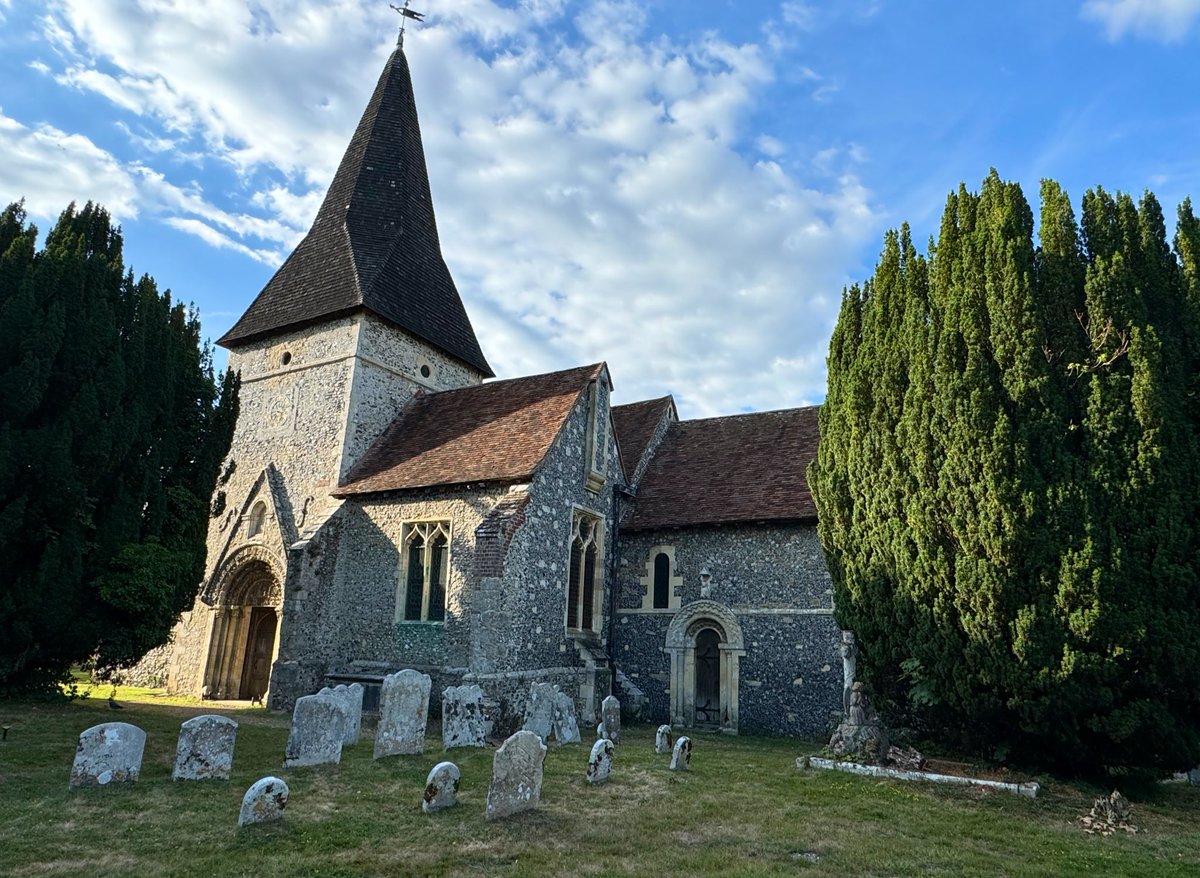 APCAFC's tweet image. At Patrixbourne I joined the Canterbury loop of the #NorthDownsWay again, for the last three miles into Canterbury. I walked this stretch last year.

#GoingAroundtheUKCoastAgain 
Day 149
SIDEPROJECT
#ElhamValleyWay