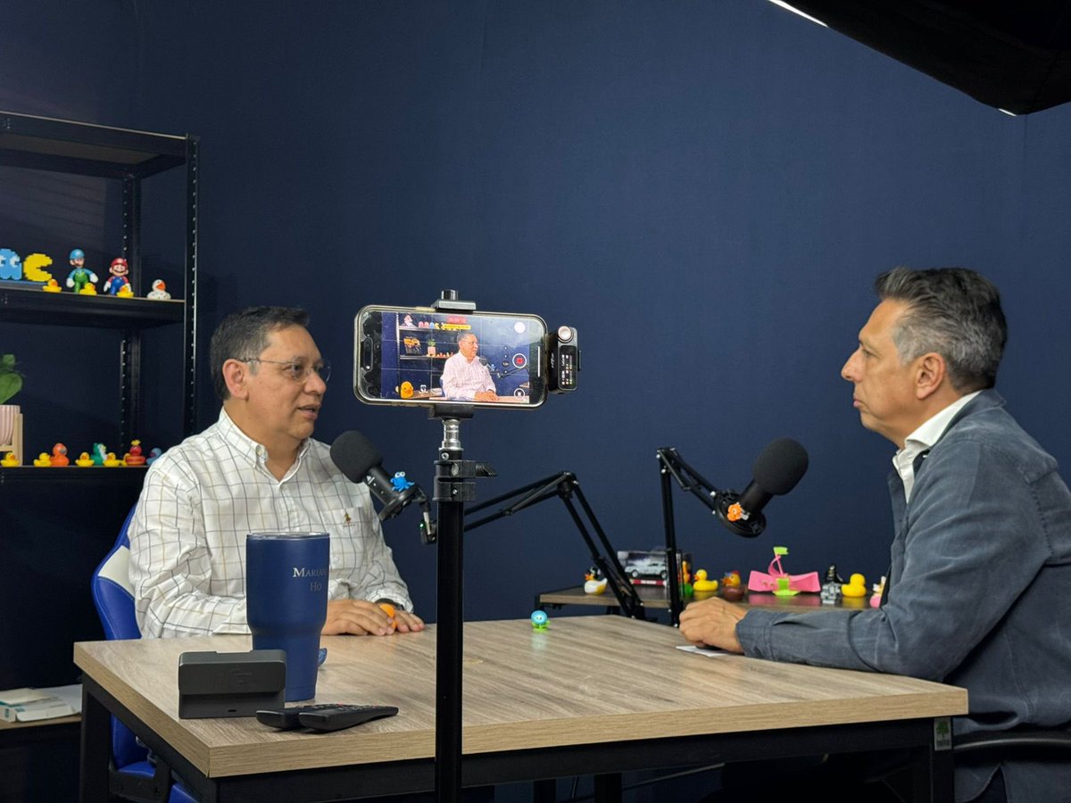 Muchas gracias a #LuisGabrielOsejo por la invitación a #entrevista en <a href="/ciudadypodermx/">Querétaro</a> Ciudad y Poder Querétaro 

#LaEntrevista #TemasLegislativos