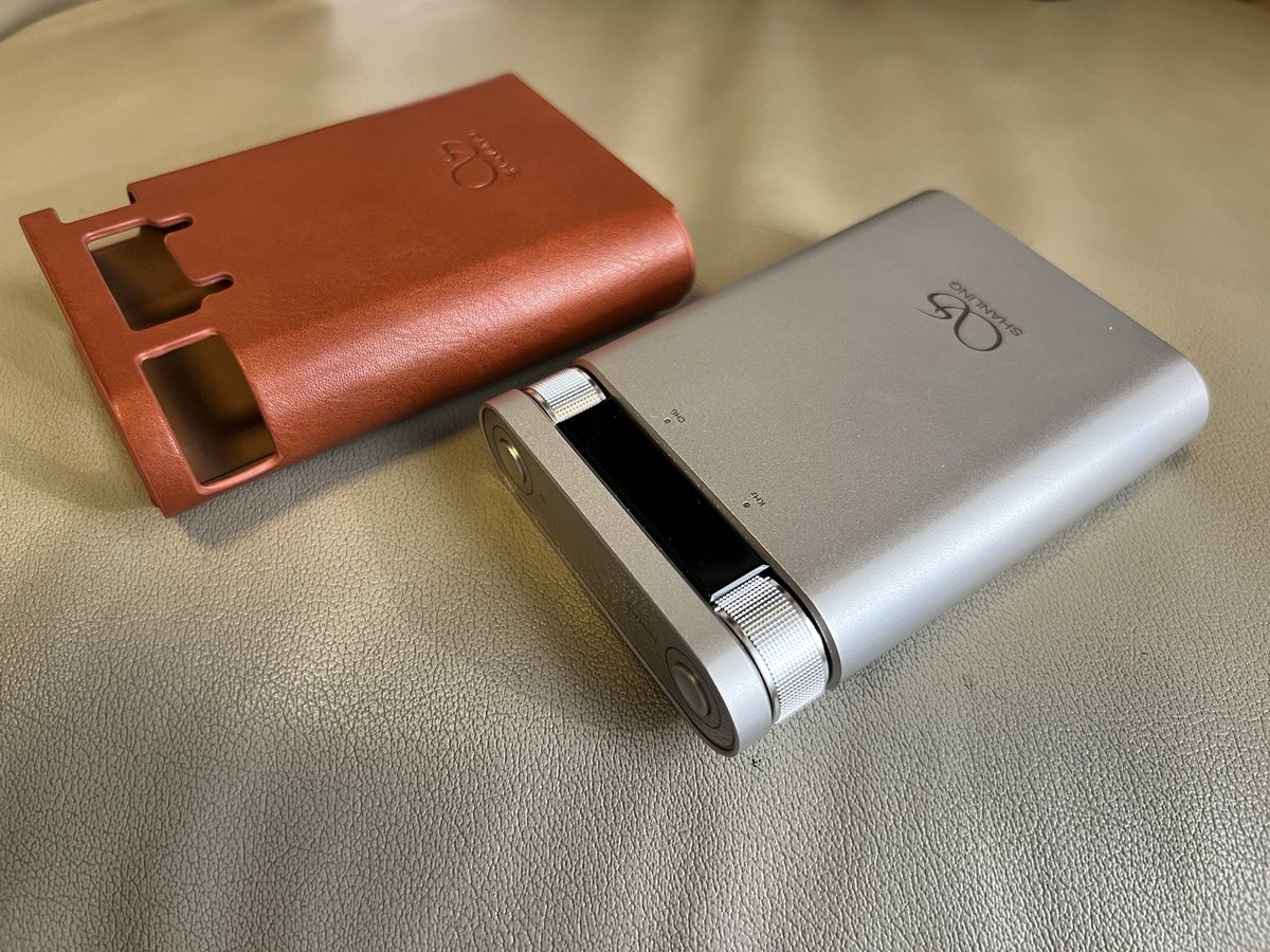 hide_kun01's tweet photo. SHANLING H2 使い勝手よく　CSのチップやけどシャンリンらしい音がする
スマホから操作でき　本体内のmicroSDを聞くのが便利‼️
#SHANLING https://t.co/bU6OR0HPmS