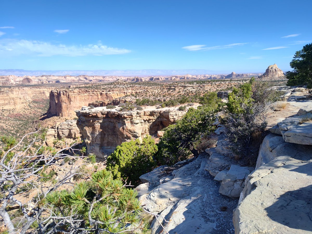 rescuesrule388's tweet photo. "Should you shield the canyons from the windstorms you would never see the true beauty of their carvings."
Elisabeth Kubler-Ross
Utah
Route 50 https://t.co/SsJsdGwJJL