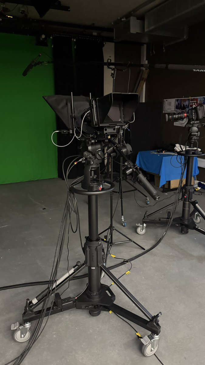 TeacherToolkit's tweet image. A second visit to Waltham Forest College today. Their facilities are stunning! 

How does Barak Rosenhine’s 17 principles of effective instruction apply to motor vehicle engineering? To media? To fashion? To electronics and plumbing? 🤔 

Being able to translate research into