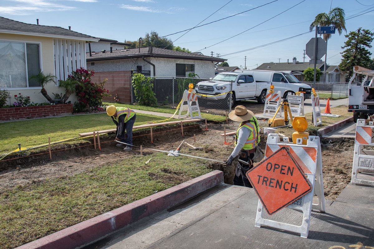BSSLosAngeles's tweet image. StreetsLA is out in the One-Five this week installing new access ramps in Wilmington.
This project improves safety, accessibility & mobility in the vicinity of Wilmington Middle School. Thank you to our Construction Services Crew 31 for your great work.
@TimMcOskerLA @LACityDPW