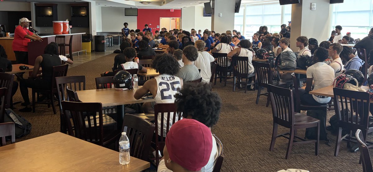 HartleyFootball's tweet image. The Hawks travelled to Dayton to participate in the MVFCA Social Justice 7-on-7. Great day of football and learning. Thankful for the message and the competition with St. Xavier, Springfield, and Withrow. Go Hawks!