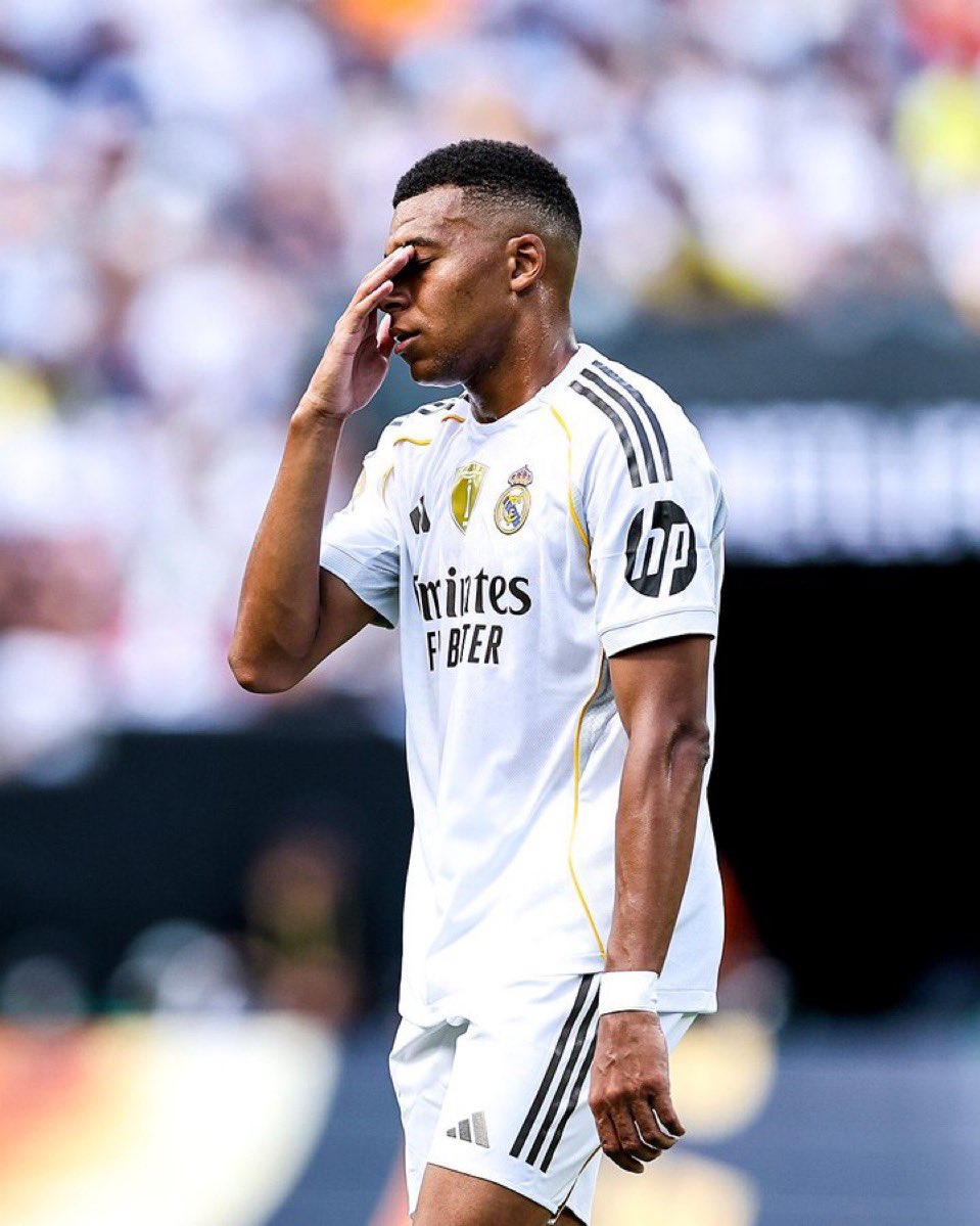 ᴍᴀɴᴜ. tweet media