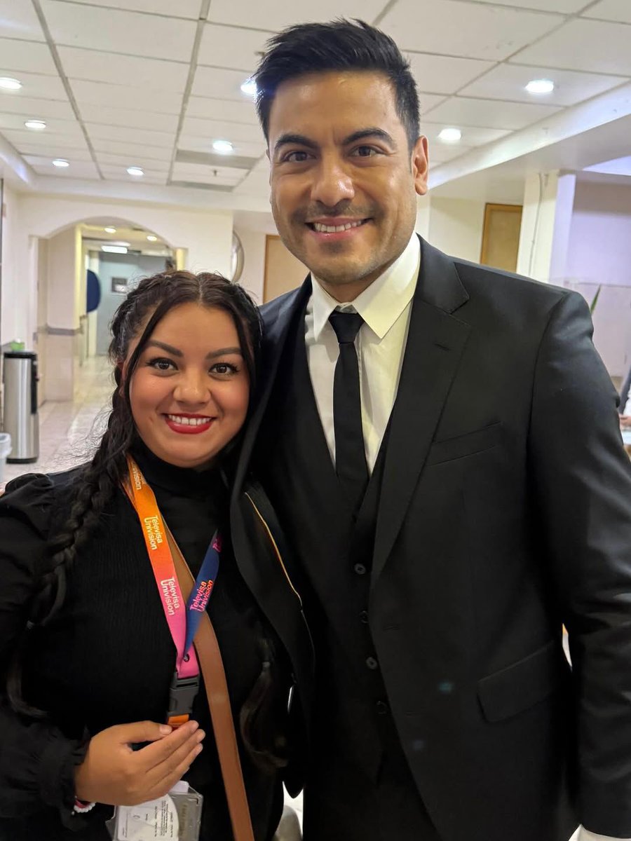 AdriJardinera's tweet image. Repost from @makeupbykateandrox
•
De esos llamados que valen la pena…😍🥰 @carlosrivera 
•
•
 #TelevisaUnivision #juegodevoces #workworkworkworkwork