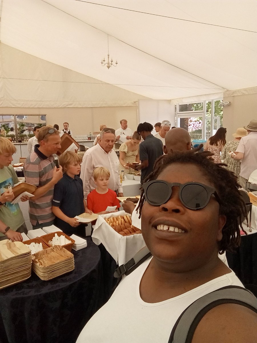 2ush's tweet image. Party time