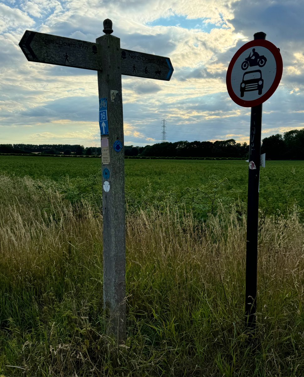 APCAFC's tweet image. Patrixbourne to Canterbury 

#GoingAroundtheUKCoastAgain 
Day 149
SIDEPROJECT
#ElhamValleyWay 
#NorthDownsWay