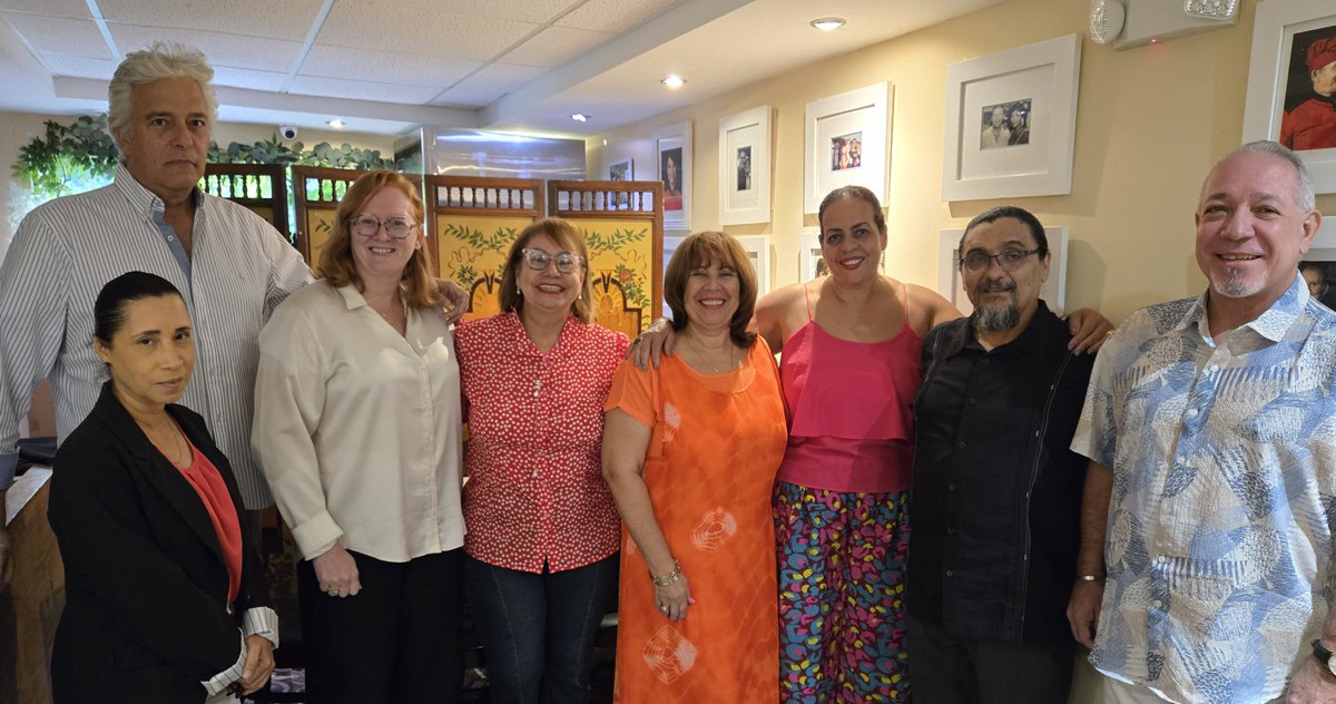 Nuestra Junta de directores se reunió para agradecer a la Dra. Isabel Feliciano Giboyeaux su término cumplido en la misma. Su aportación fue importante para conducir los trabajos de dirección a favor de la institución y  en la defensa de personas de escasos recursos económicos.