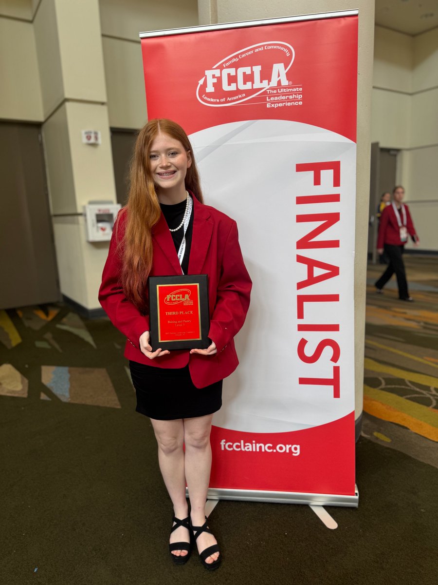 Ankeny_Hawks's tweet photo. Congratulations to Ankeny High School student Emma Roberts who earned 3rd place in the FCCLA National Competition in the Baking and Pastry Category! Well Done!! #trustfamilybelievehawks https://t.co/MJkuOm7RjS