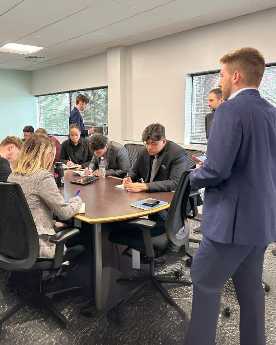 GenerateNextNC's tweet photo. Focused, aligned, and driven—our team meetings are where strategy turns into action. Collaboration is the key to consistent growth and lasting impact. 💼
-
#professionaldevelopment #charlottenc #generateenergy #teamculture #businessgrowth https://t.co/dhH5Z9ogtJ