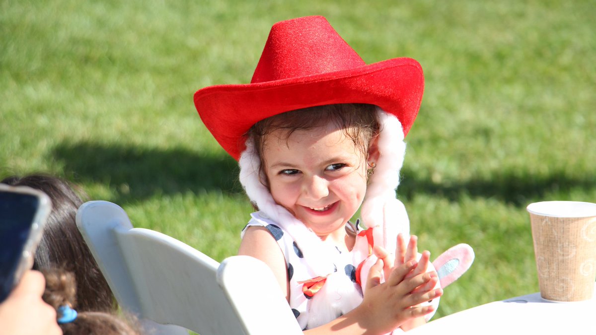 hullcalgary's tweet photo. Here’s a math question for you: What do you get when you add 4,500 attendees, 300 lbs of pancake batter, 6,000 pancakes and 9,600 sausages served? One awesome and amazing Stampede Breakfast filled with the best community around during the best time of the year in Calgary! https://t.co/ZehOZZSt5i