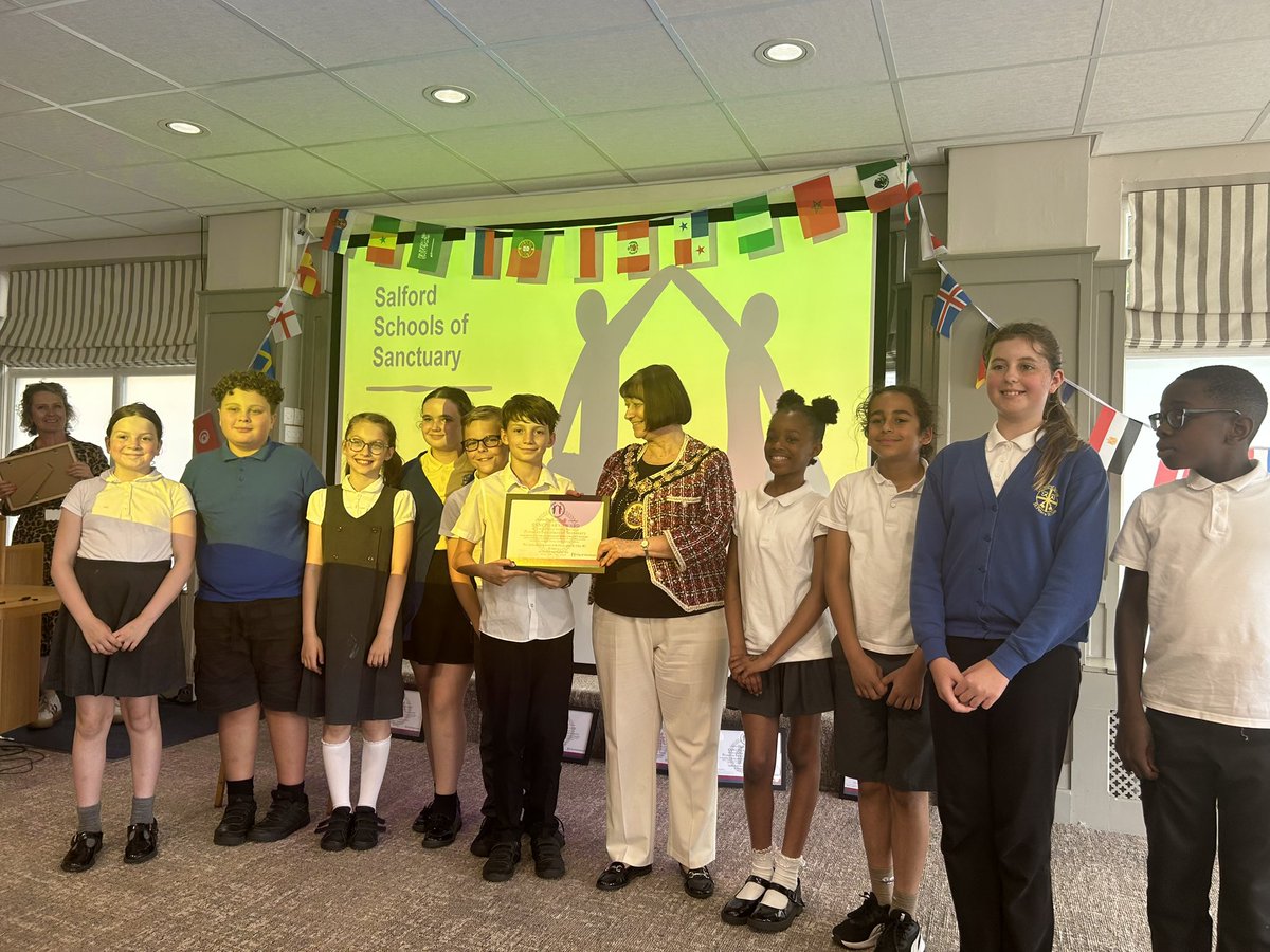 A great day at the School of Sanctuary award ceremony.
Well done to the team on a excellent presentation. We are a school of sanctuary! A great team effort from everyone at The Cathedral School.
We welcome everyone to our school and make them feel safe and happy 😁