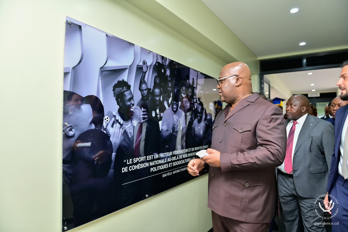 Presidence_RDC's tweet image. Le Chef de l’État a fait le tour de toutes ces infrastructures et apprécié la qualité du travail. Installé au milieu des professeurs, enseignants et étudiants venus nombreux manifester leur gratitude, le Chef de l’État a suivi différentes allocutions de circonstance.…